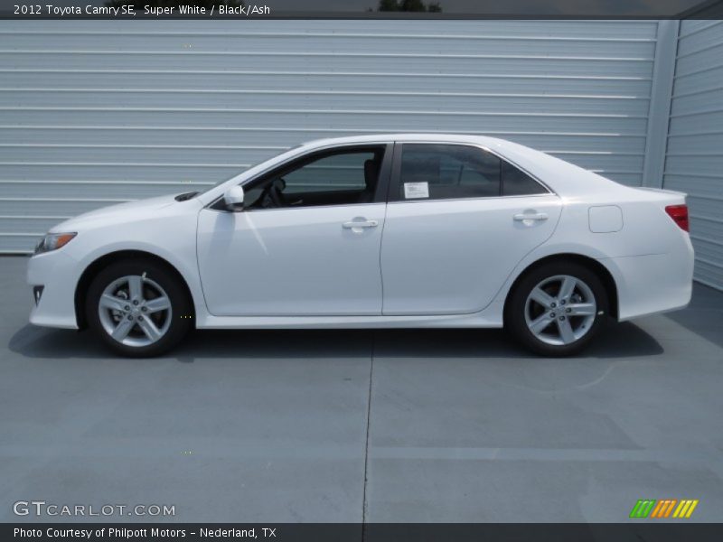 Super White / Black/Ash 2012 Toyota Camry SE