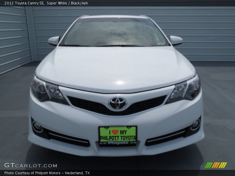 Super White / Black/Ash 2012 Toyota Camry SE