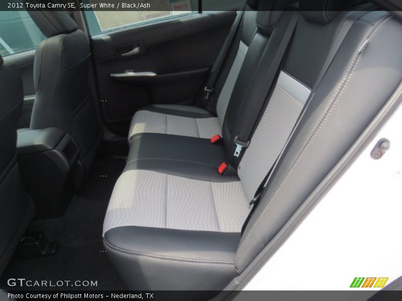 Super White / Black/Ash 2012 Toyota Camry SE