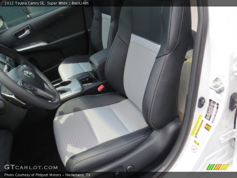 Super White / Black/Ash 2012 Toyota Camry SE