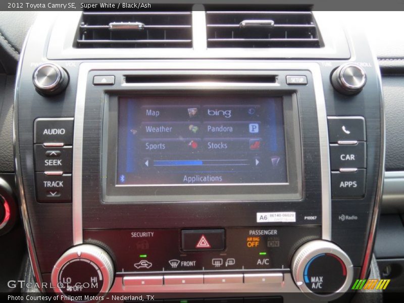 Super White / Black/Ash 2012 Toyota Camry SE