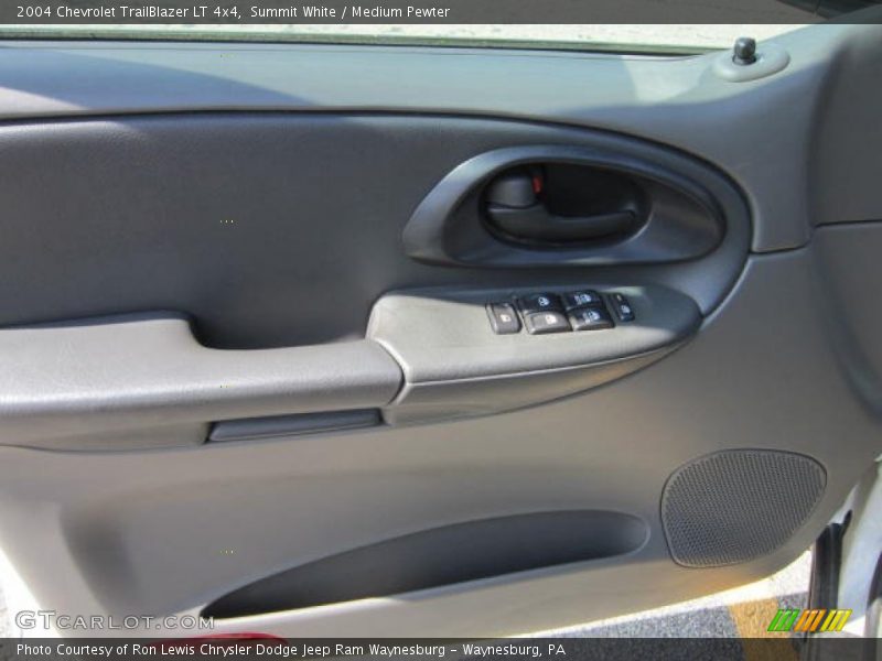 Summit White / Medium Pewter 2004 Chevrolet TrailBlazer LT 4x4