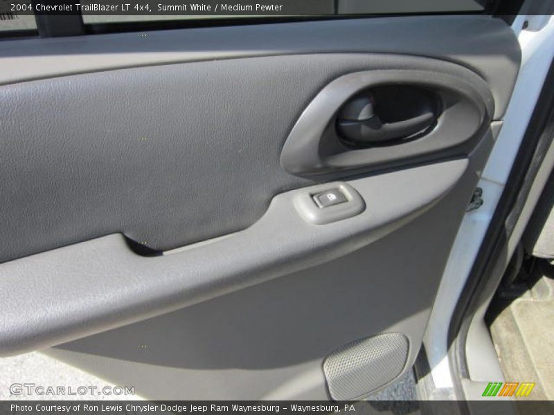 Summit White / Medium Pewter 2004 Chevrolet TrailBlazer LT 4x4