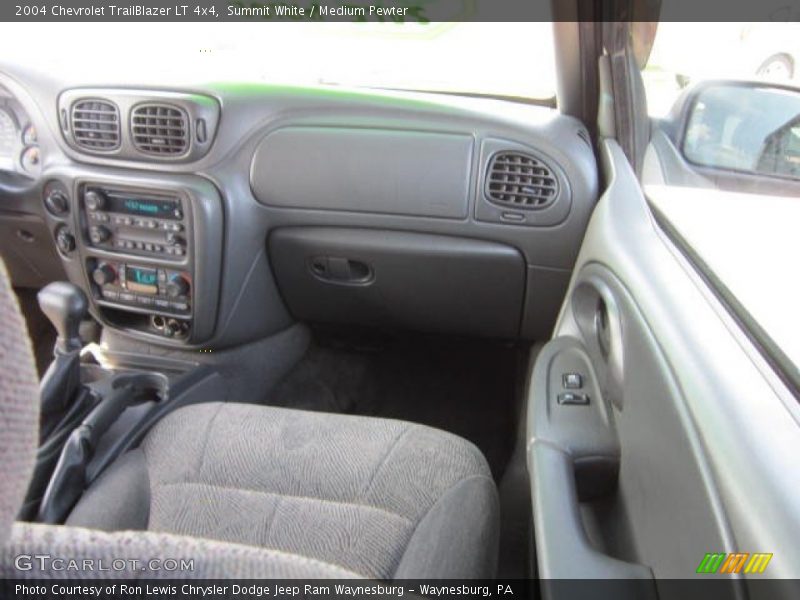 Summit White / Medium Pewter 2004 Chevrolet TrailBlazer LT 4x4
