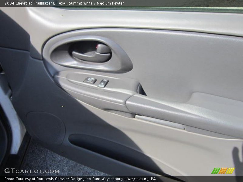 Summit White / Medium Pewter 2004 Chevrolet TrailBlazer LT 4x4