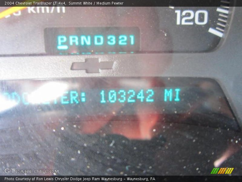 Summit White / Medium Pewter 2004 Chevrolet TrailBlazer LT 4x4