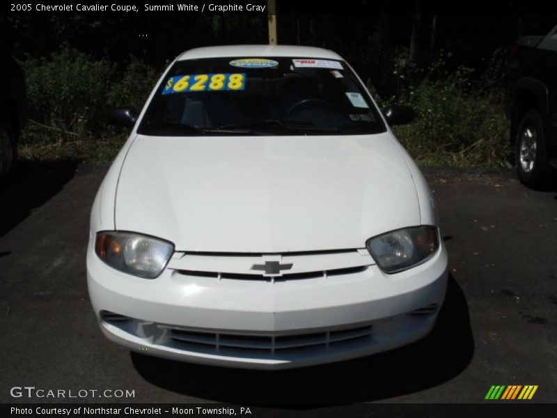 Summit White / Graphite Gray 2005 Chevrolet Cavalier Coupe