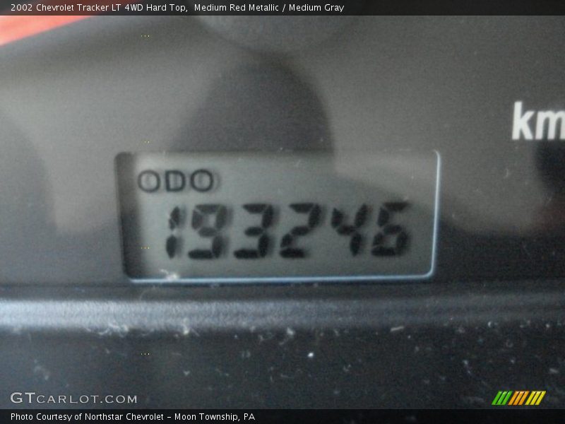Medium Red Metallic / Medium Gray 2002 Chevrolet Tracker LT 4WD Hard Top