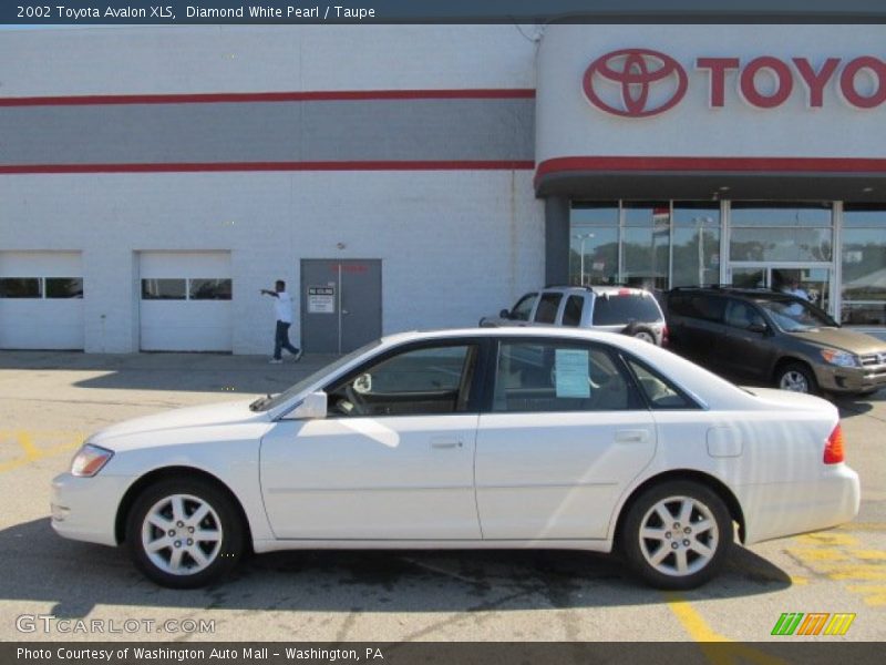 Diamond White Pearl / Taupe 2002 Toyota Avalon XLS