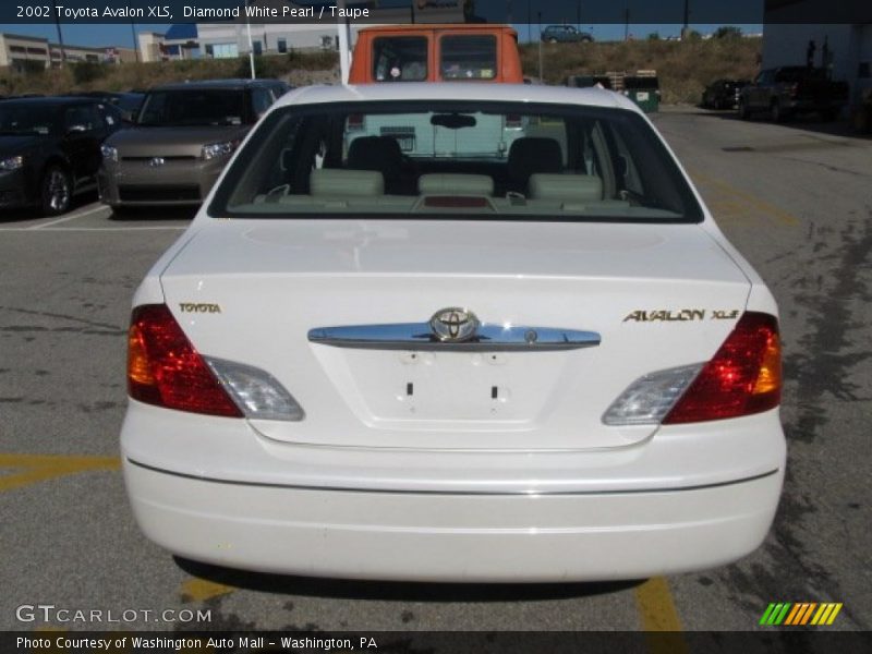 Diamond White Pearl / Taupe 2002 Toyota Avalon XLS