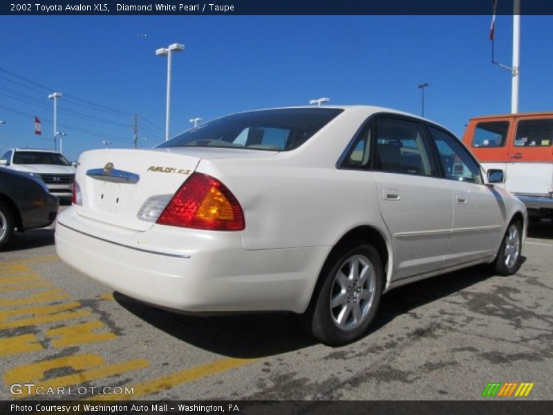 Diamond White Pearl / Taupe 2002 Toyota Avalon XLS