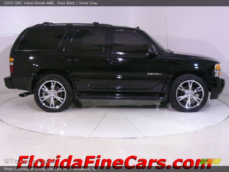 Onyx Black / Stone Gray 2003 GMC Yukon Denali AWD