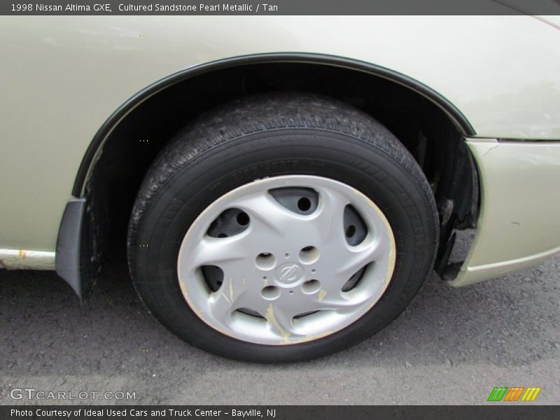 Cultured Sandstone Pearl Metallic / Tan 1998 Nissan Altima GXE