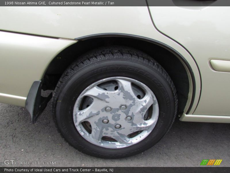 Cultured Sandstone Pearl Metallic / Tan 1998 Nissan Altima GXE