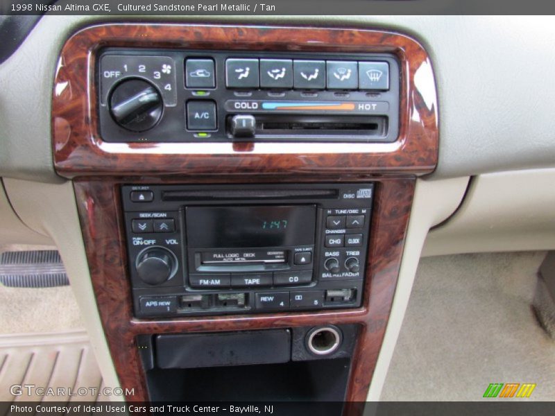 Cultured Sandstone Pearl Metallic / Tan 1998 Nissan Altima GXE