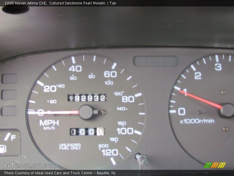 Cultured Sandstone Pearl Metallic / Tan 1998 Nissan Altima GXE