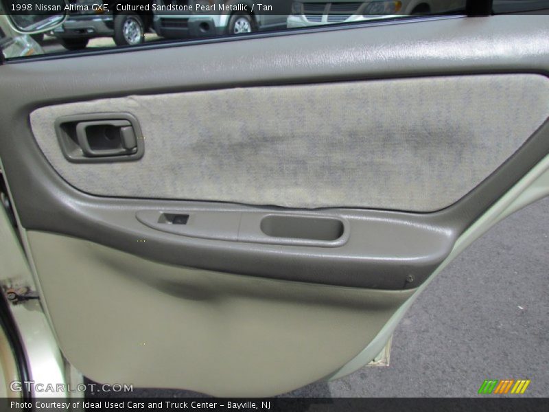 Cultured Sandstone Pearl Metallic / Tan 1998 Nissan Altima GXE