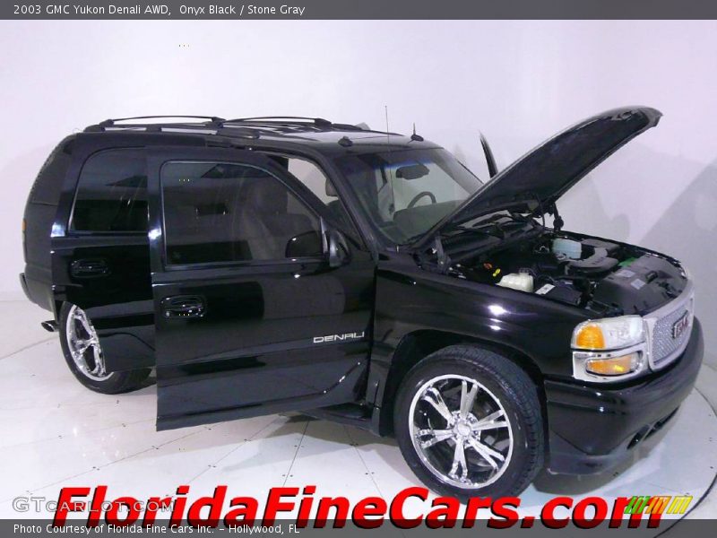 Onyx Black / Stone Gray 2003 GMC Yukon Denali AWD