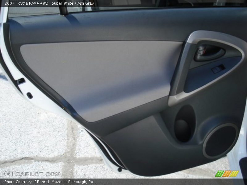 Super White / Ash Gray 2007 Toyota RAV4 4WD