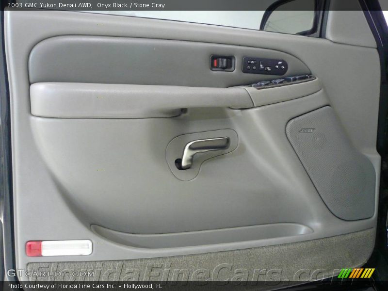 Onyx Black / Stone Gray 2003 GMC Yukon Denali AWD