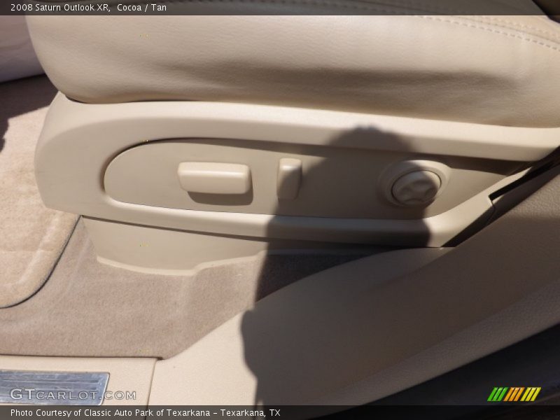 Cocoa / Tan 2008 Saturn Outlook XR