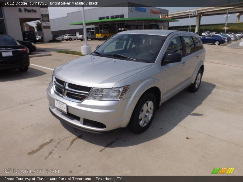 Bright Silver Metallic / Black 2012 Dodge Journey SE