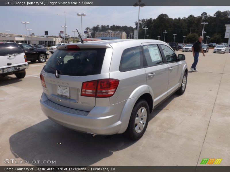 Bright Silver Metallic / Black 2012 Dodge Journey SE