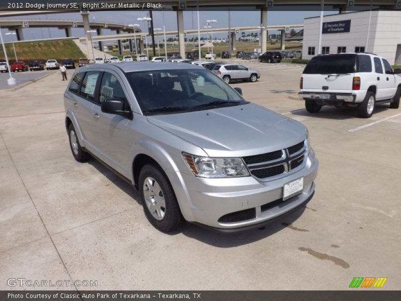 Bright Silver Metallic / Black 2012 Dodge Journey SE