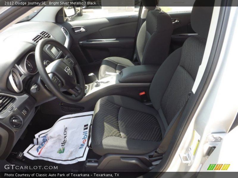 Bright Silver Metallic / Black 2012 Dodge Journey SE