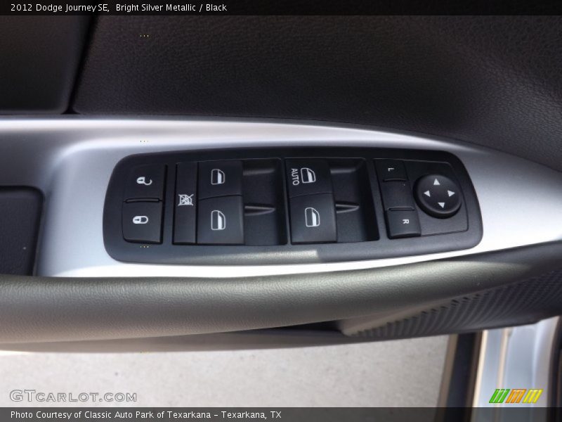 Bright Silver Metallic / Black 2012 Dodge Journey SE
