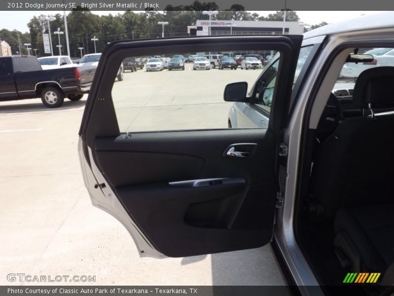 Bright Silver Metallic / Black 2012 Dodge Journey SE