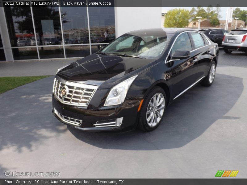 Front 3/4 View of 2013 XTS Luxury FWD