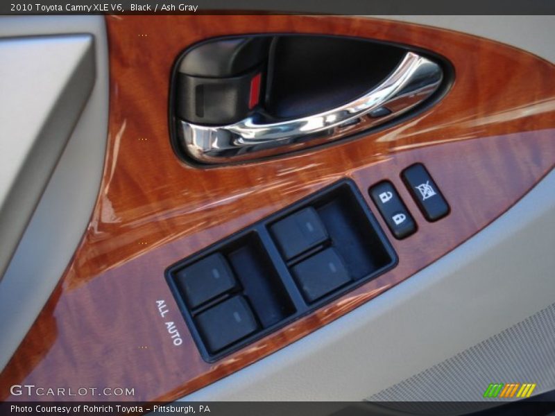 Black / Ash Gray 2010 Toyota Camry XLE V6