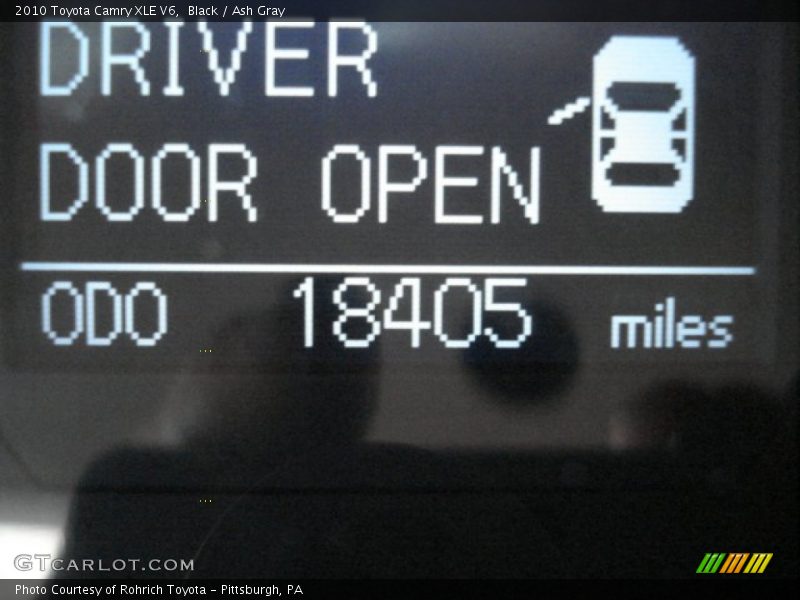 Black / Ash Gray 2010 Toyota Camry XLE V6