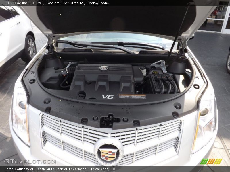 Radiant Silver Metallic / Ebony/Ebony 2012 Cadillac SRX FWD