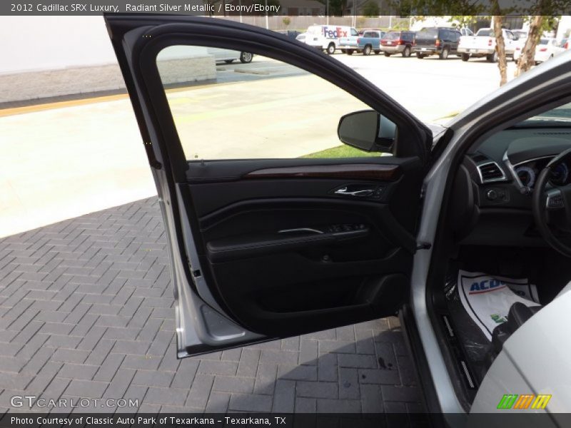Radiant Silver Metallic / Ebony/Ebony 2012 Cadillac SRX Luxury