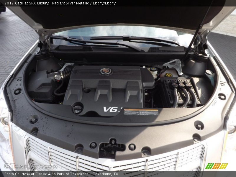 Radiant Silver Metallic / Ebony/Ebony 2012 Cadillac SRX Luxury