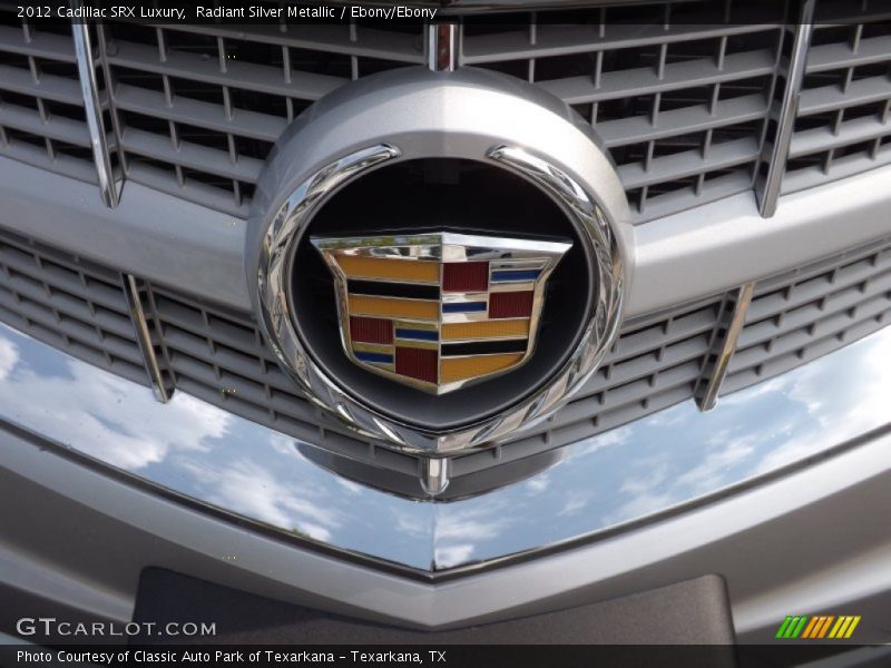 Radiant Silver Metallic / Ebony/Ebony 2012 Cadillac SRX Luxury