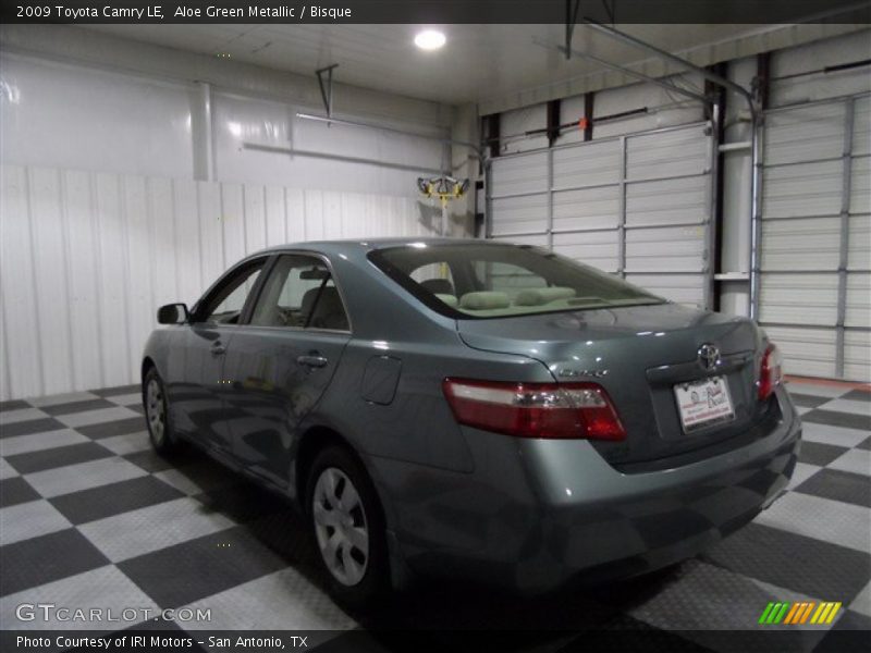 Aloe Green Metallic / Bisque 2009 Toyota Camry LE