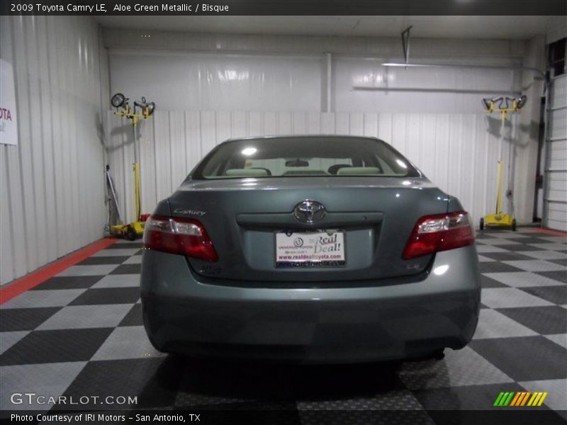 Aloe Green Metallic / Bisque 2009 Toyota Camry LE