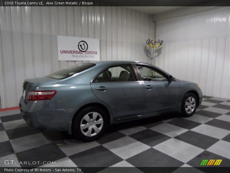 Aloe Green Metallic / Bisque 2009 Toyota Camry LE