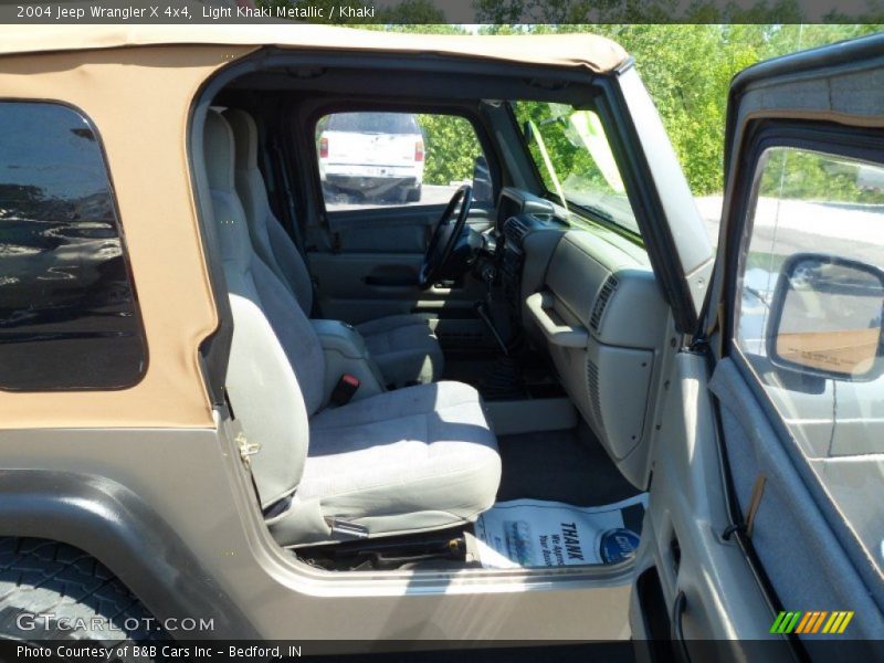 Light Khaki Metallic / Khaki 2004 Jeep Wrangler X 4x4
