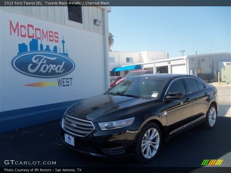 Tuxedo Black Metallic / Charcoal Black 2013 Ford Taurus SEL
