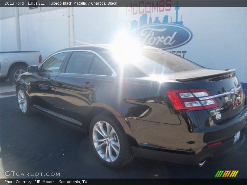 Tuxedo Black Metallic / Charcoal Black 2013 Ford Taurus SEL