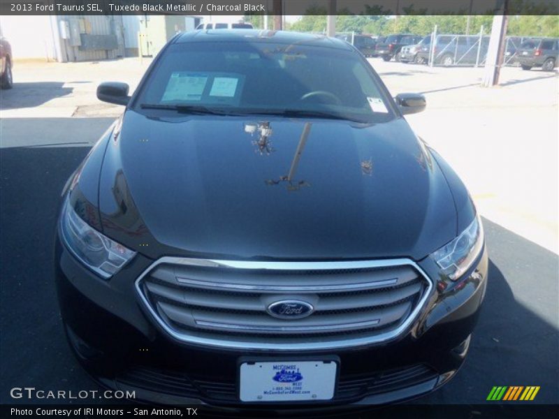 Tuxedo Black Metallic / Charcoal Black 2013 Ford Taurus SEL
