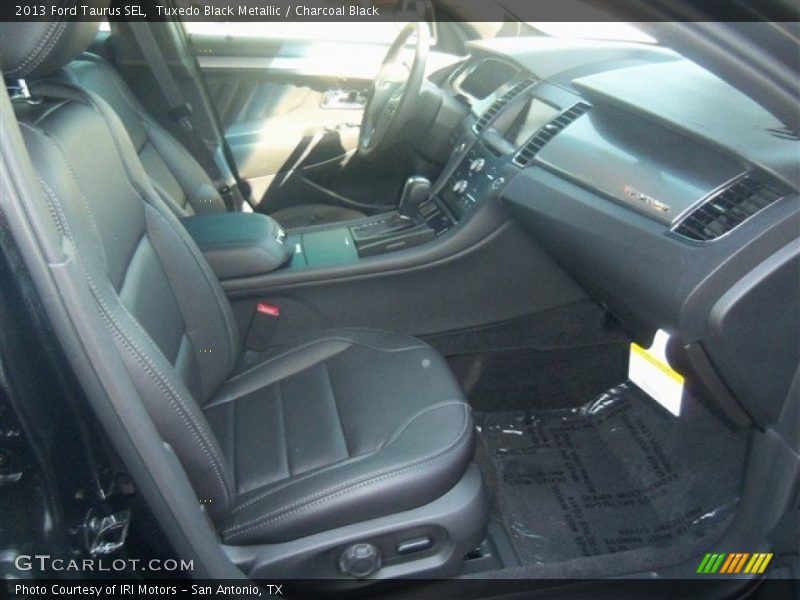 Tuxedo Black Metallic / Charcoal Black 2013 Ford Taurus SEL