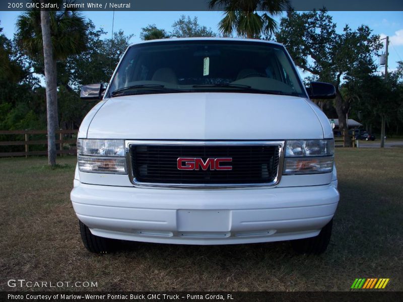 Summit White / Neutral 2005 GMC Safari