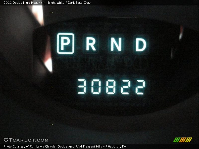 Bright White / Dark Slate Gray 2011 Dodge Nitro Heat 4x4