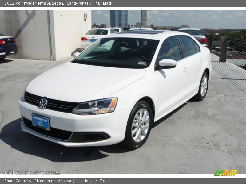 Candy White / Titan Black 2013 Volkswagen Jetta SE Sedan