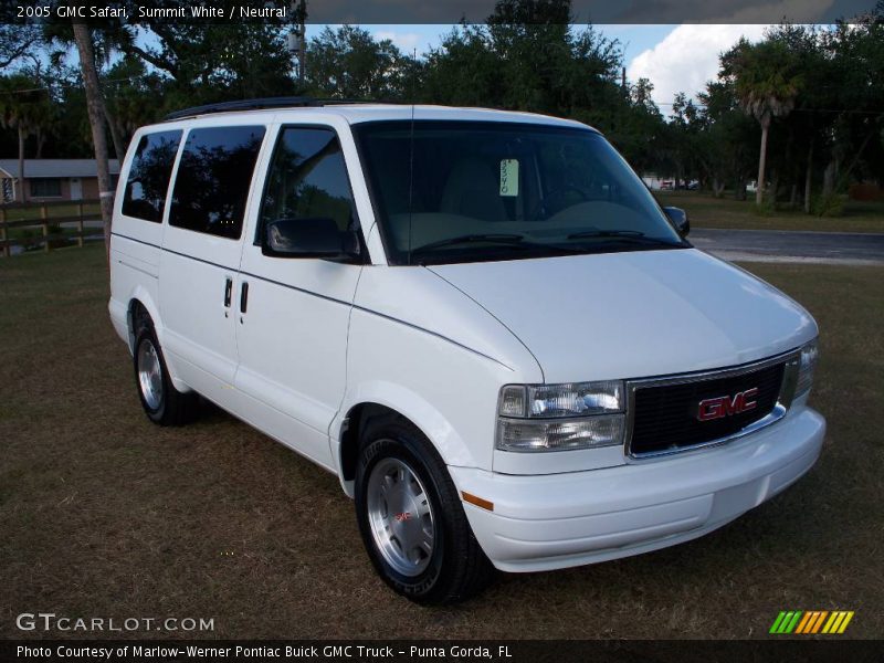 Summit White / Neutral 2005 GMC Safari